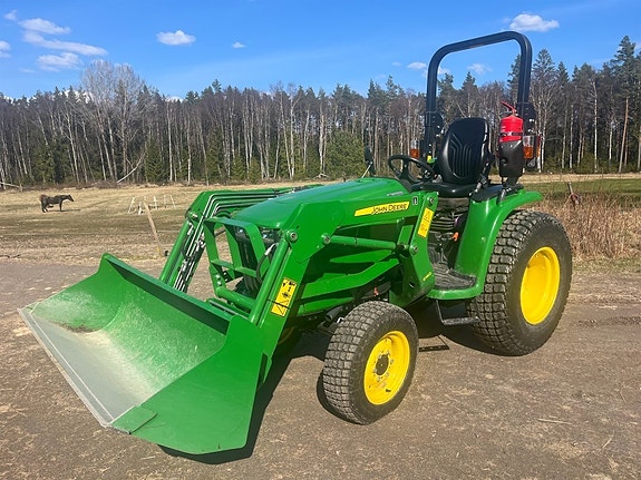 Kompakt-Traktor JOHN DEERE 3036E
