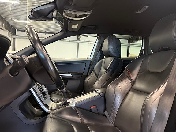 Volvo XC60 12 of 23