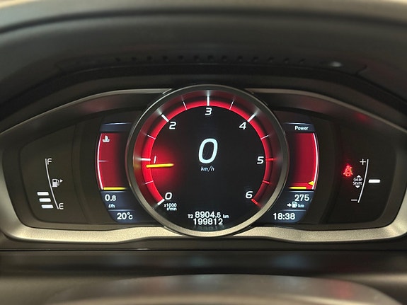 Volvo XC60 11 of 23
