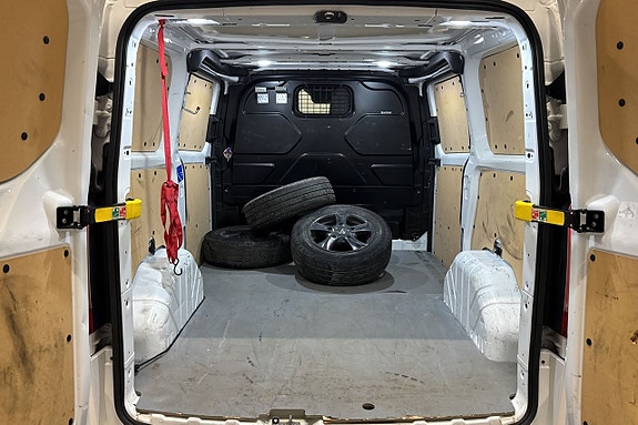 Ford Transit Custom 6 of 24