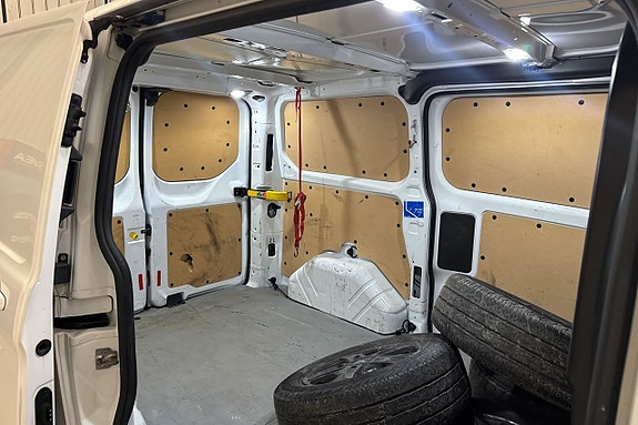 Ford Transit Custom 23 of 24