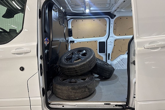 Ford Transit Custom 22 of 24