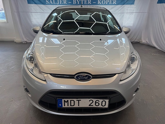 Ford Fiesta 3 of 5