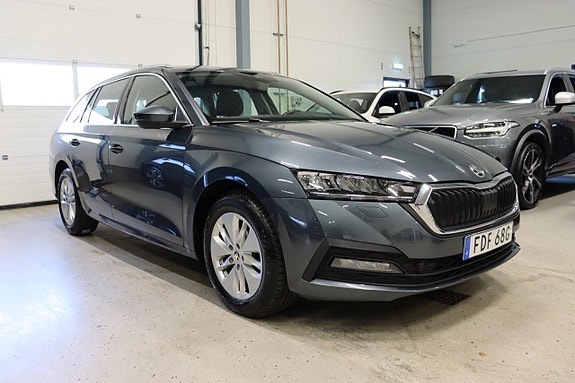 Skoda Octavia 2 of 5