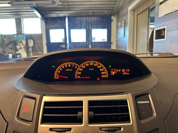 Toyota Yaris 17 of 22