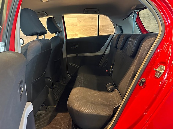 Toyota Yaris 11 of 22