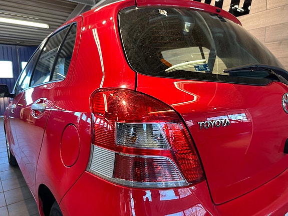 Toyota Yaris 21 of 22