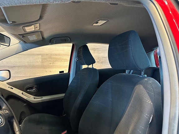 Toyota Yaris 9 of 22