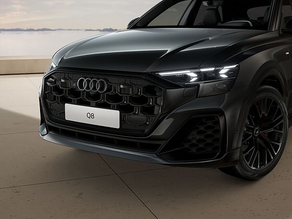Audi Q8 3 of 5