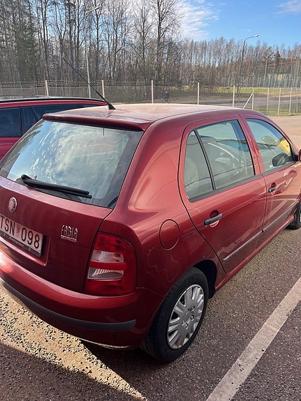 Skoda Fabia 2 of 4