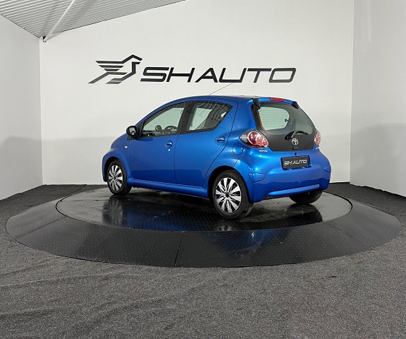 Toyota Aygo 7 of 16