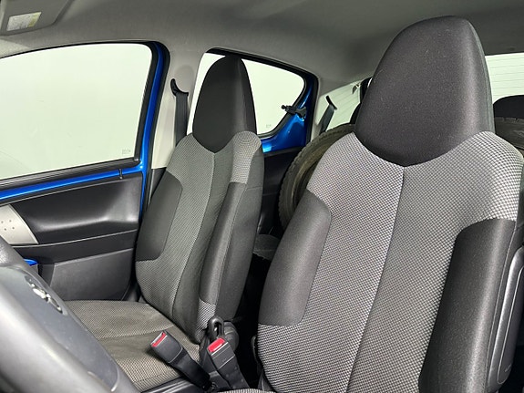 Toyota Aygo 10 of 16
