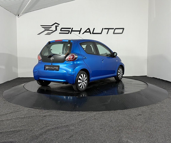 Toyota Aygo 5 of 16