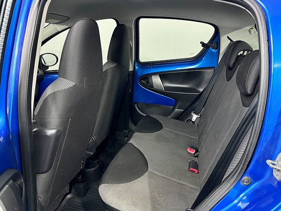 Toyota Aygo 11 of 16