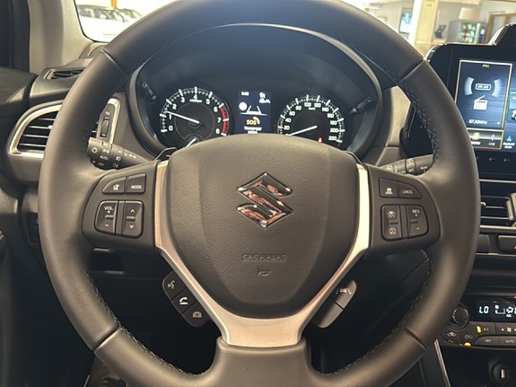 Suzuki S-Cross 15 of 17