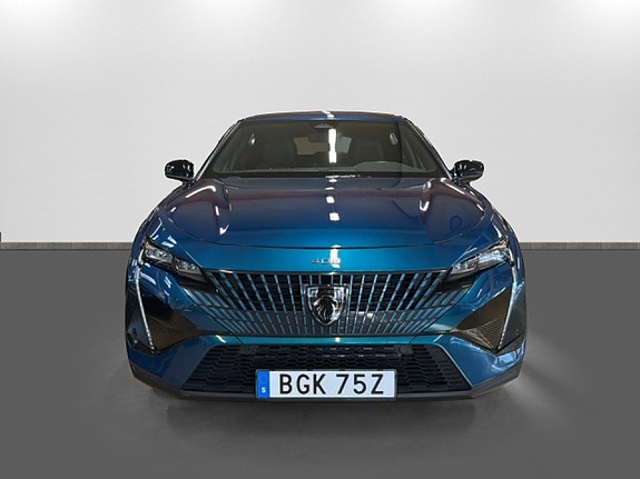 Peugeot 408 2 of 5