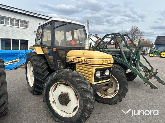 Traktor - Leyland 704 4 WD