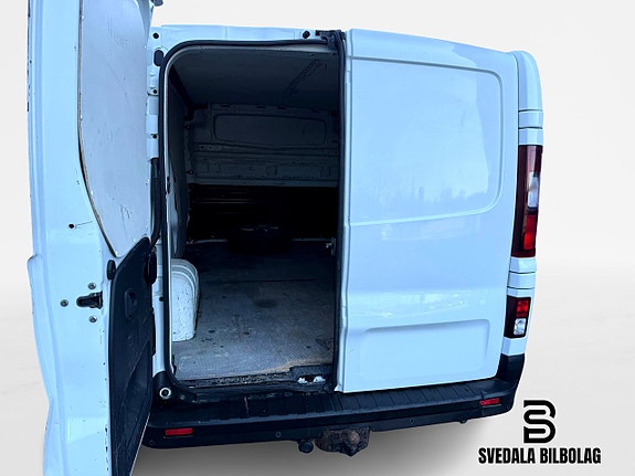 Renault Trafic 9 of 11