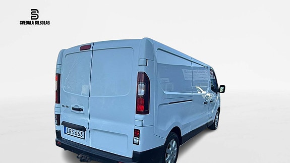 Renault Trafic 6 of 11