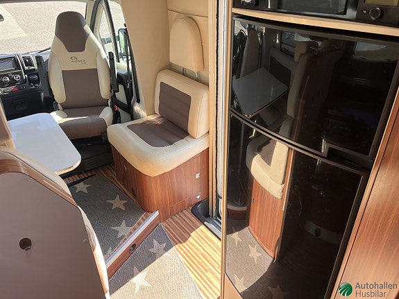 Adria MATRIX M 670SL / Långbädd / Taksäng 9 of 14