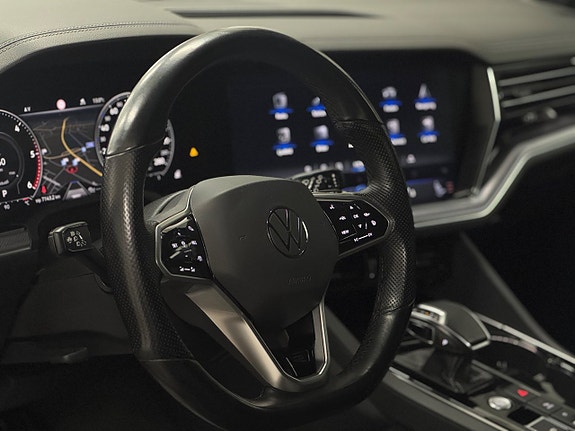 Volkswagen Touareg 30 of 30