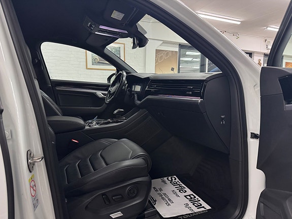 Volkswagen Touareg 10 of 30