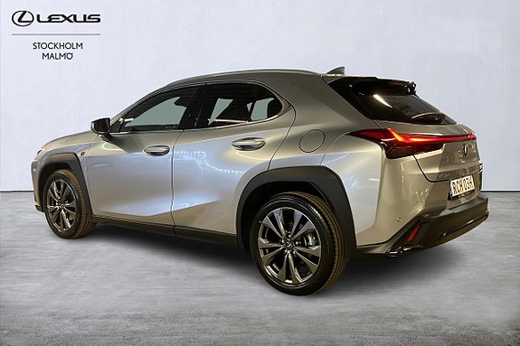 Lexus UX300e 2 of 5