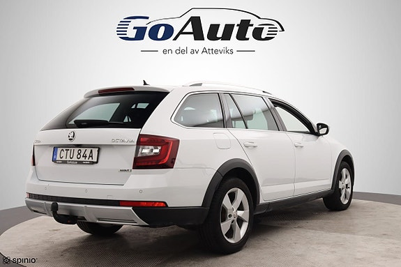 Skoda Octavia Scout 3 of 5