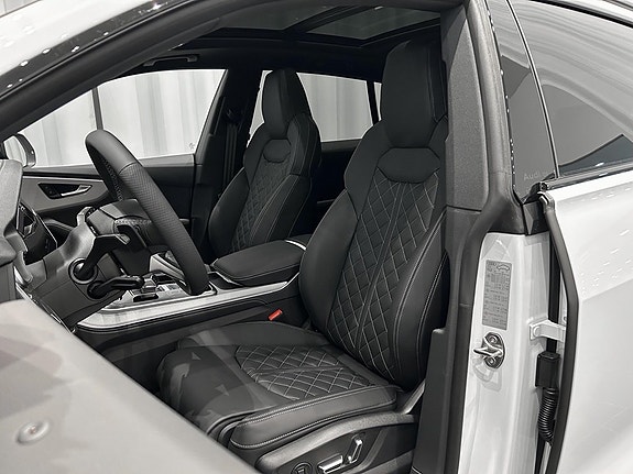 Audi Q8 7 of 19