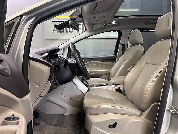 Ford C-Max 8 of 26