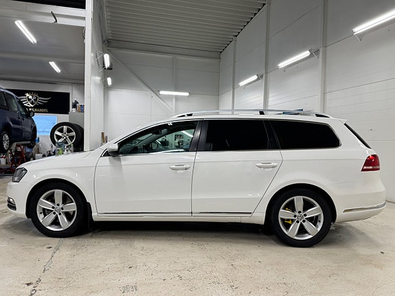 Volkswagen Passat 2 of 5