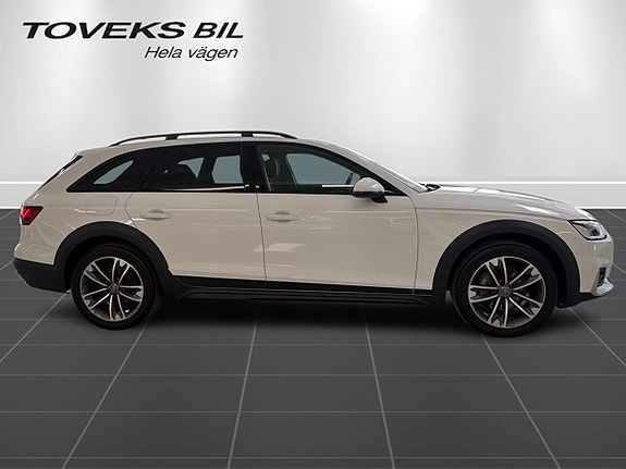 Audi A4 allroad 2 of 5