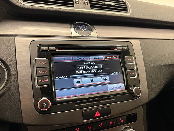 Volkswagen Passat 16 of 19
