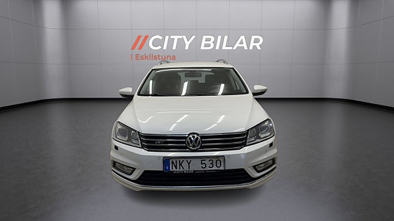 Volkswagen Passat 2 of 5