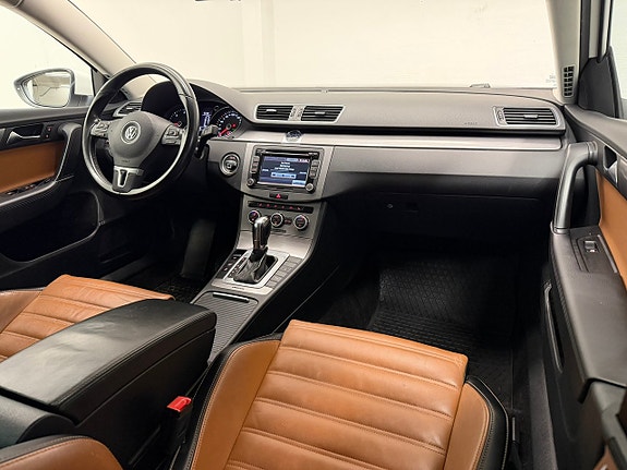 Volkswagen Passat 13 of 19