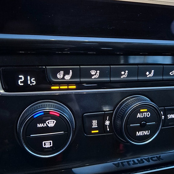 Volkswagen Golf Alltrack 13 of 24