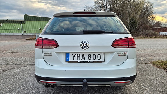 Volkswagen Golf Alltrack 4 of 5