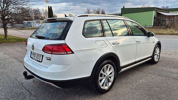 Volkswagen Golf Alltrack 5 of 5
