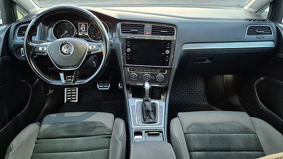 Volkswagen Golf Alltrack 8 of 24