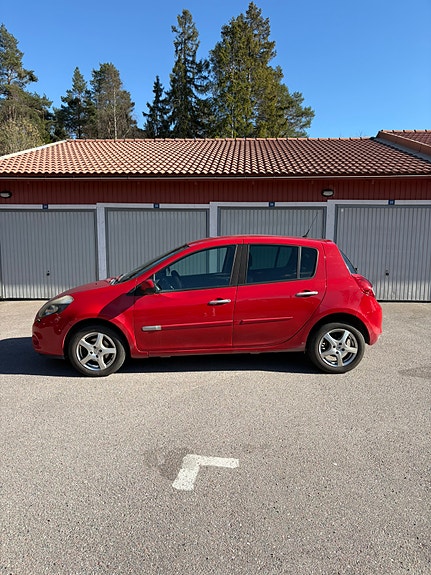 Renault Clio 2 of 5