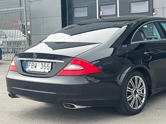 Mercedes-Benz CLS300 6 of 28