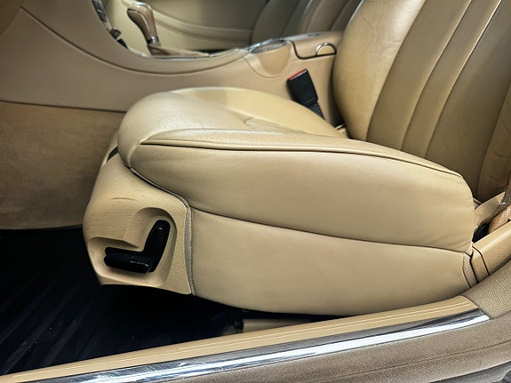 Mercedes-Benz CLS300 19 of 28