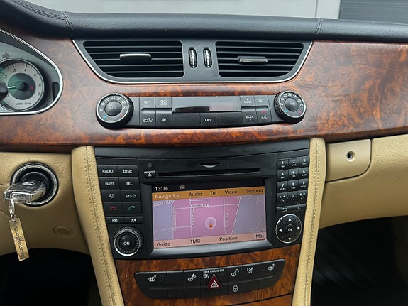 Mercedes-Benz CLS300 25 of 28
