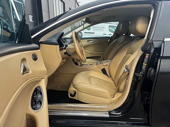 Mercedes-Benz CLS300 15 of 28