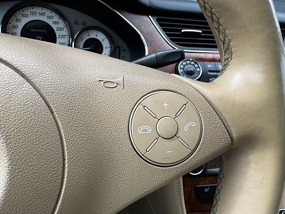 Mercedes-Benz CLS300 27 of 28