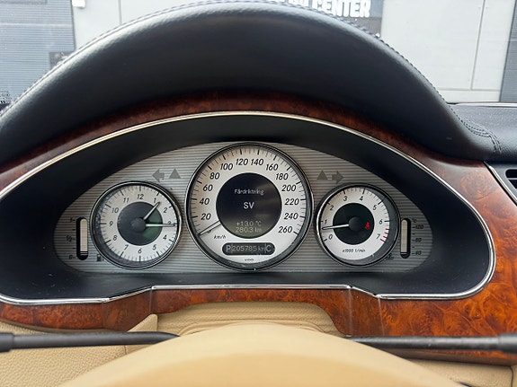 Mercedes-Benz CLS300 13 of 28