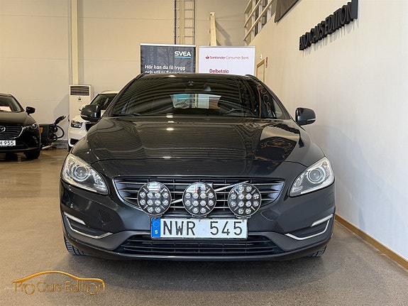 Volvo V60 2 of 5