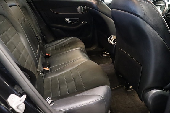 Mercedes-Benz EQC400 14 of 29