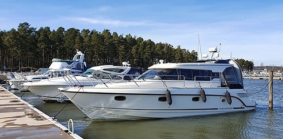 Aquador 35 C  2 x 260 Mercruiser 3.0 TDI