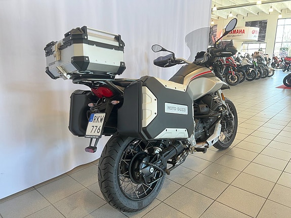 Moto Guzzi V85 TT Travel 6 of 11